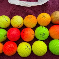 15 5A Vice And Staff Golf Balls