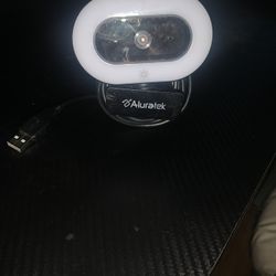 aluratek 1080p HD webcam with ring light 