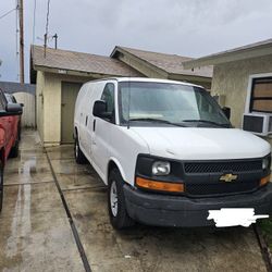 Chevrole  2014 Express  3500 