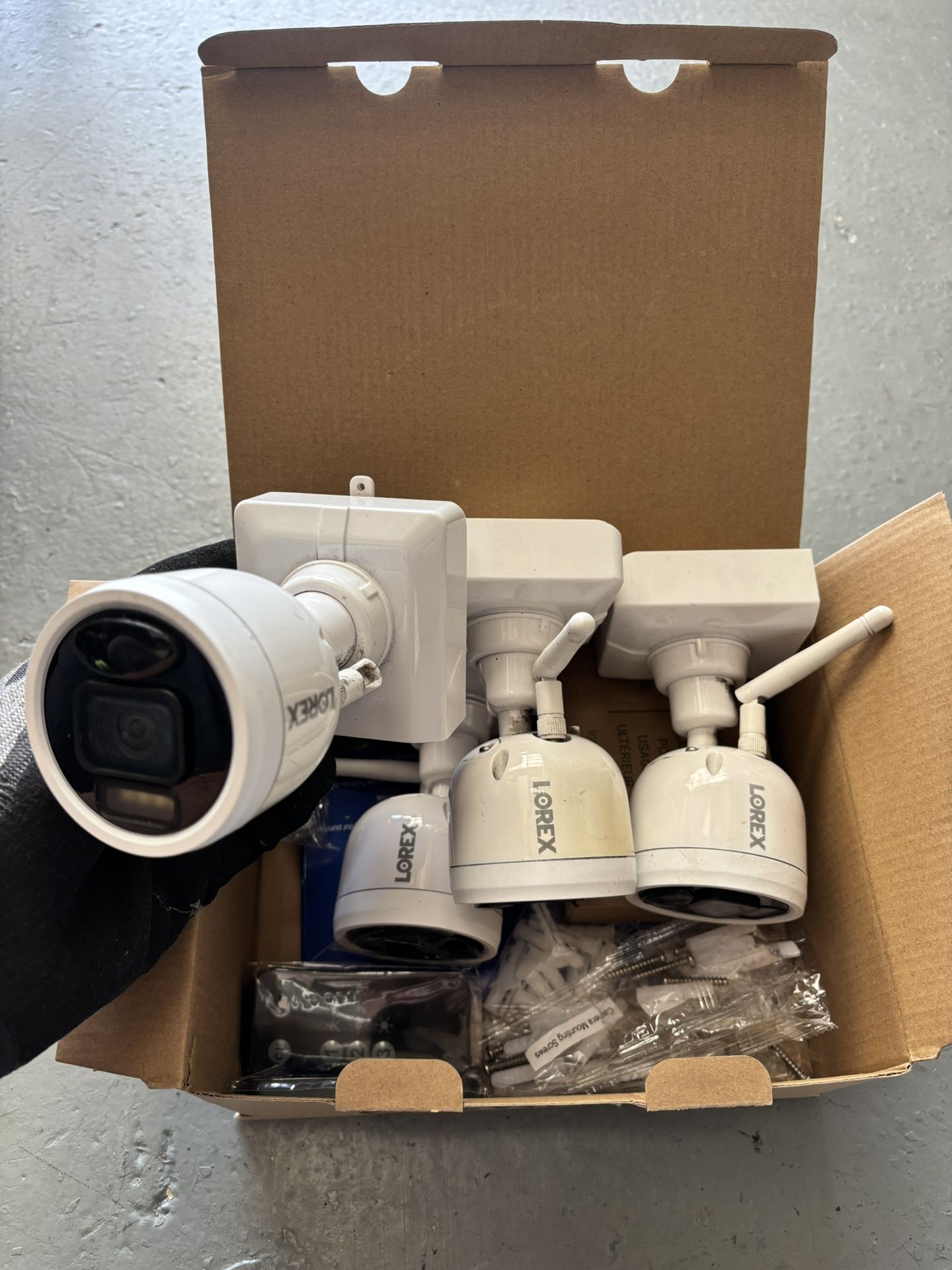 Lorex Wireless outdoor Setup (2k Cameras + DVR) + Solar Panels