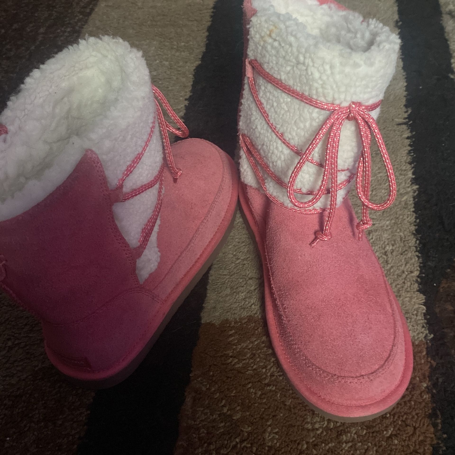 Pink UGGS (never Worn )