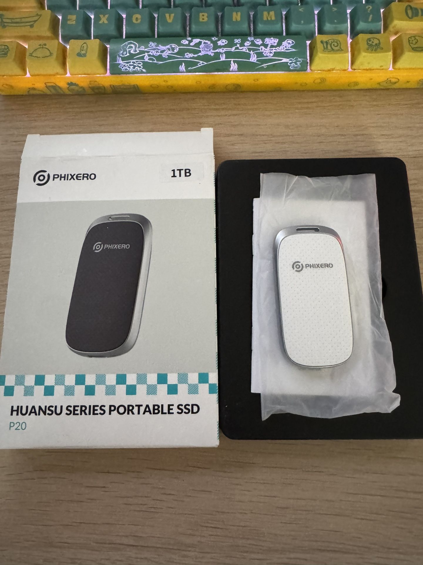PHIXERO P20 External Portable SSD 1TB,up to 2050Mb/s,External Solid State Drives with 2 in 1 USB C Cable with LED Indicator,USB 3.2 Gen 2 Portable Har
