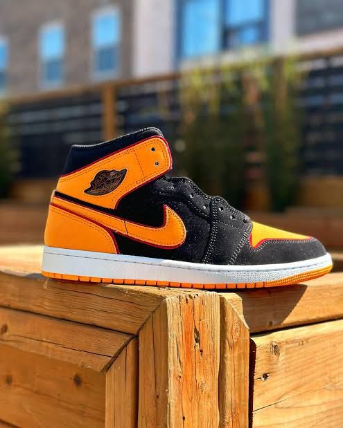 Jordans 2 Pairs - Size 9.5