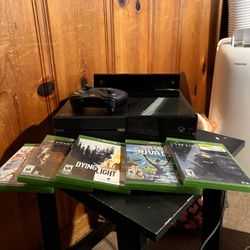 Microsoft Xbox One 500GB Console Black with Original Controller and 5 games
