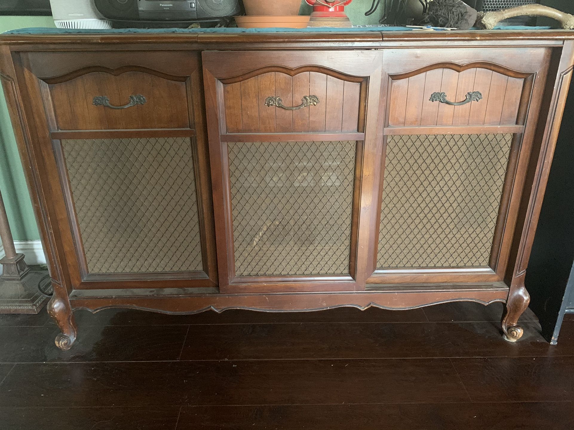 Vintage Radio/Record Player