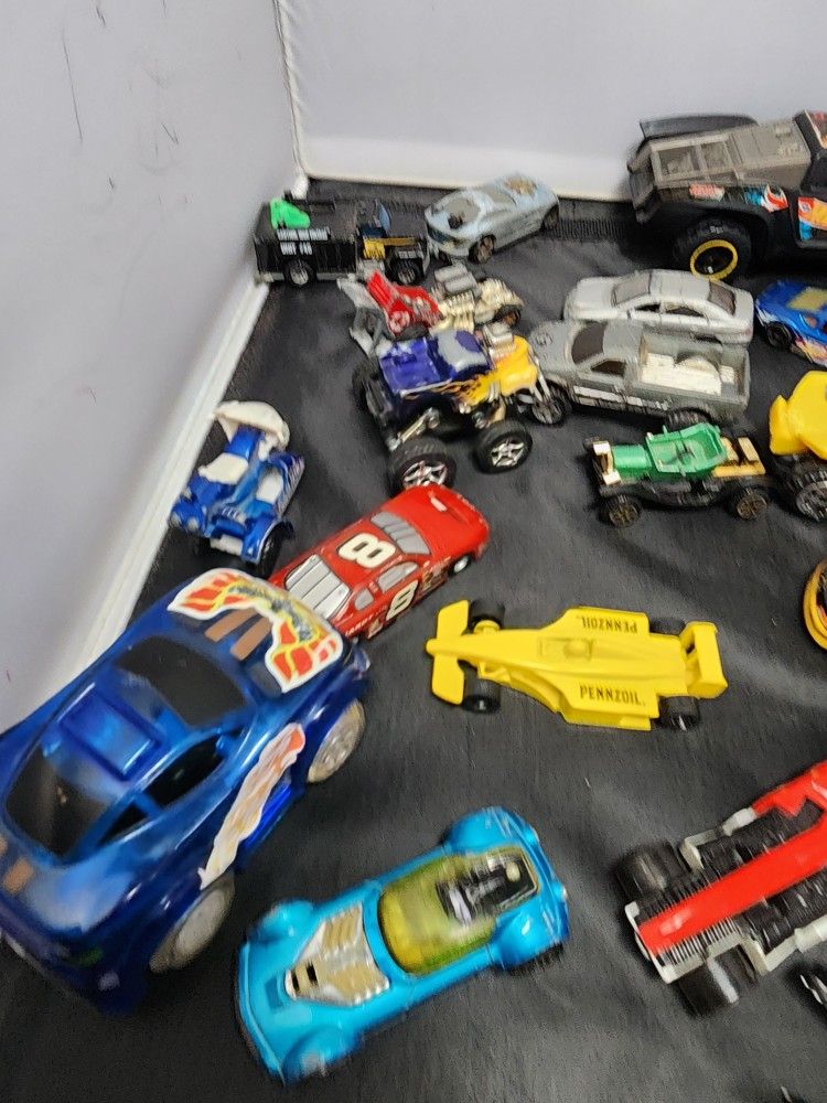 29 used die cast cars 1:64 and higher. Used. Avondale