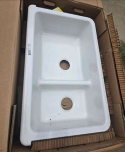 KOHLER
Whitehaven Smart Divide Self-Trimming Farmhouse Apron Front Cast Iron 36 in. Double Bowl Kitchen Sink in White
6427-0
New open box item