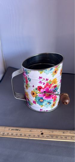 Pioneer woman flour sifter