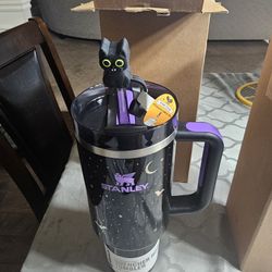 Stanley Cup - Quencher H2.0 Tumbler (Holiday Edition)