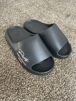 1 Pair Unisex Thick Soft Slippers, Durable and Comfortable Indoor/Outdoor Slip-on Shoes with Textured Sole Design