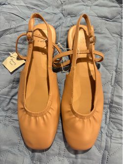Womens shoes size 7.5