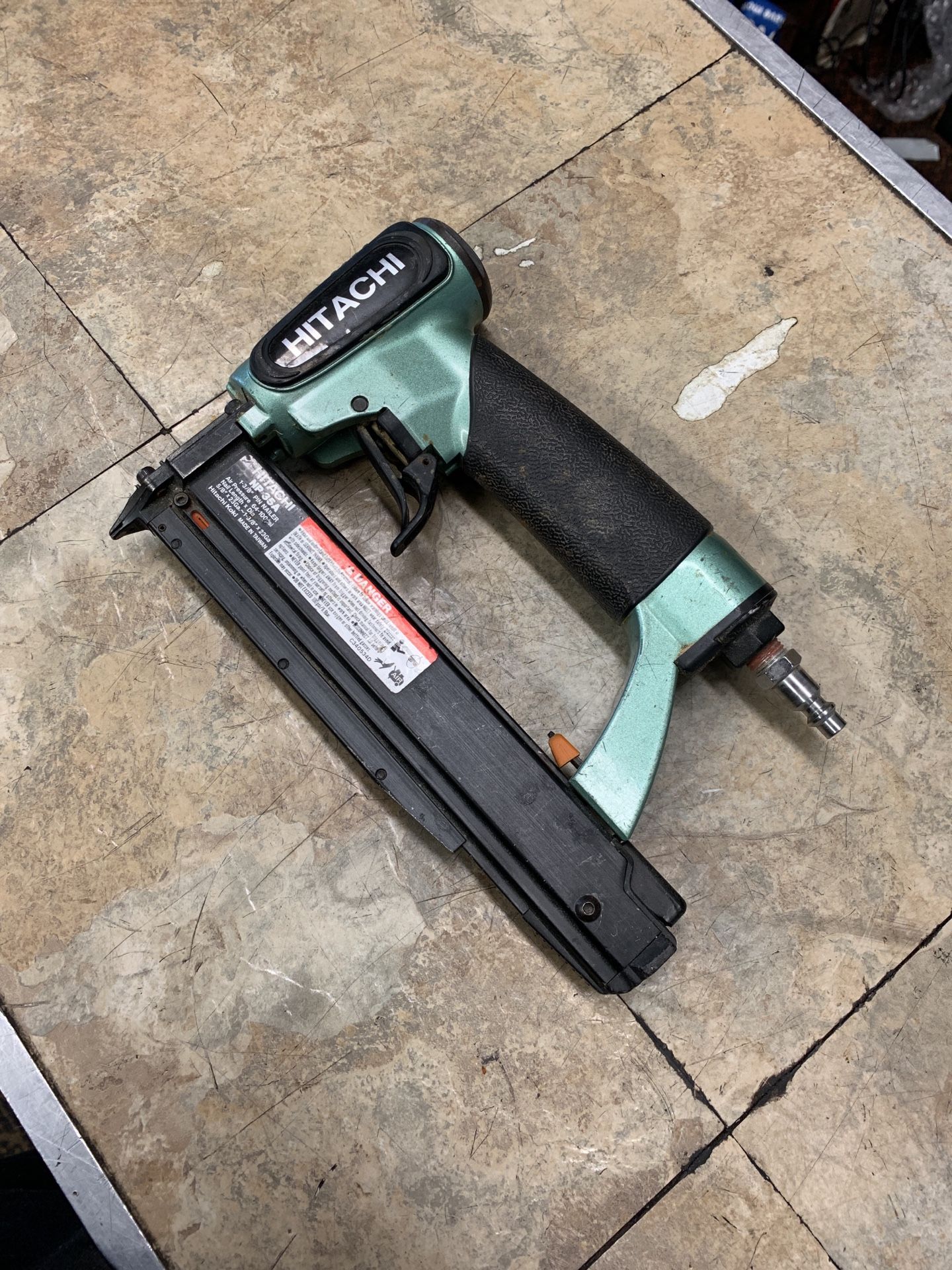 Hitachi NP 35A 1-3/8” Pin Nailer