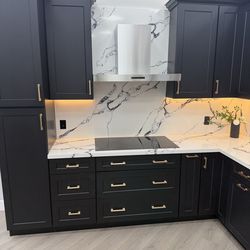 Kitchen cabinets  FINANCING AVAILABLE 18 MONTHS NO INTEREST