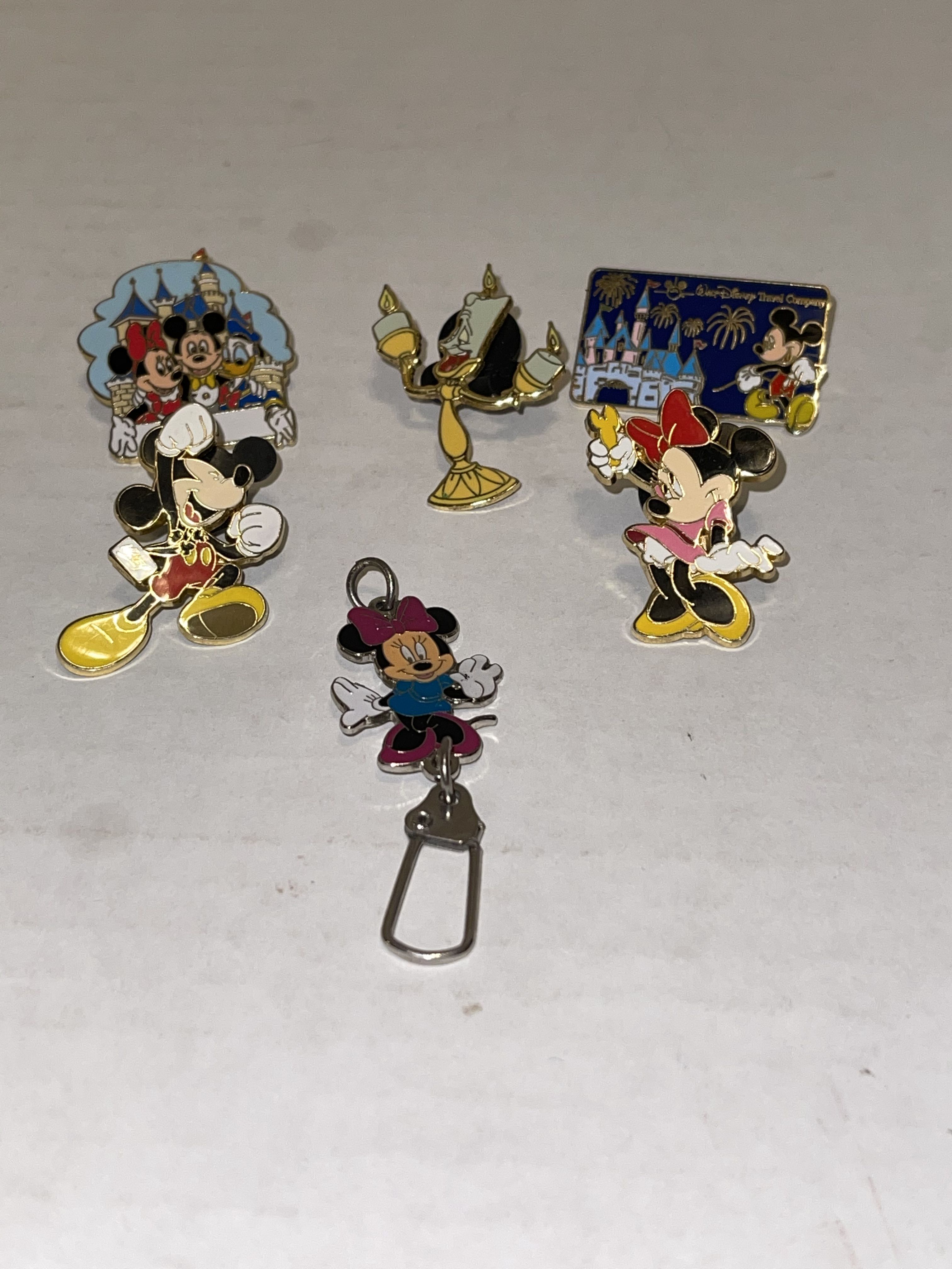6 Disney collectors pins Mickey Mouse Minnie Lumiere Disneyland DCA Disney World