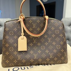 Authentic Louis Vuitton Grand Palais Bag And Wallet 