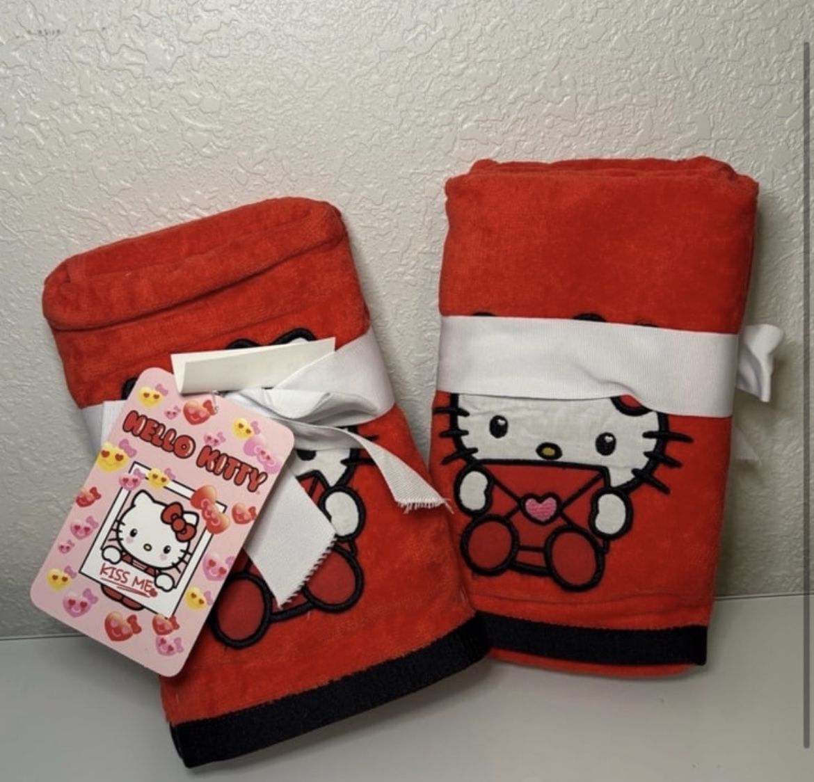 Hello Kitty Valentines Towels