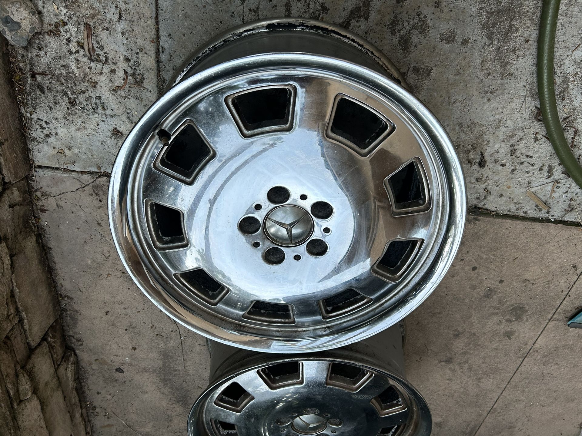 Mercedes Benz OEM 18” Wheels (4)