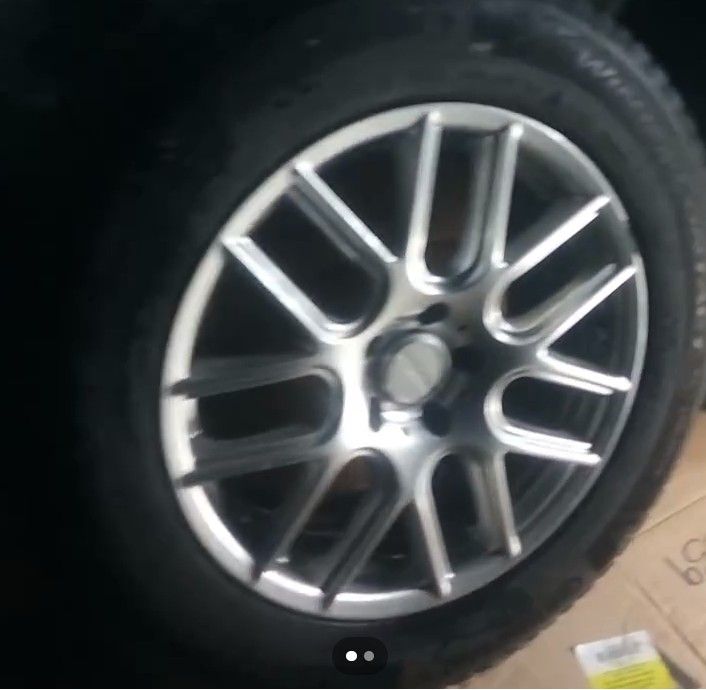 235/75/R18 Tires With Polished Aluminum Rims Continental Winter Contact Good Tread