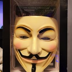 V For Vendetta Graphic Novel & Mask Set