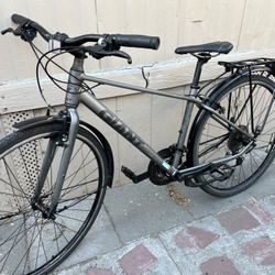 aluminium everything works good fast bike big tires size 28 and 24 greats 