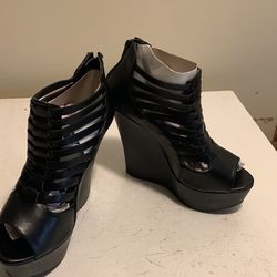 Black Booties Woman’s Size 8
