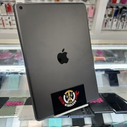 iPad 7th Gen 32gb Scratches 