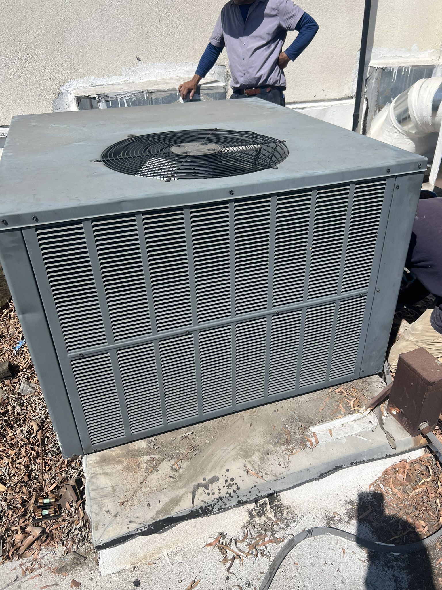 Pakege  Unit Heating  And Ac Unit 3 Ton