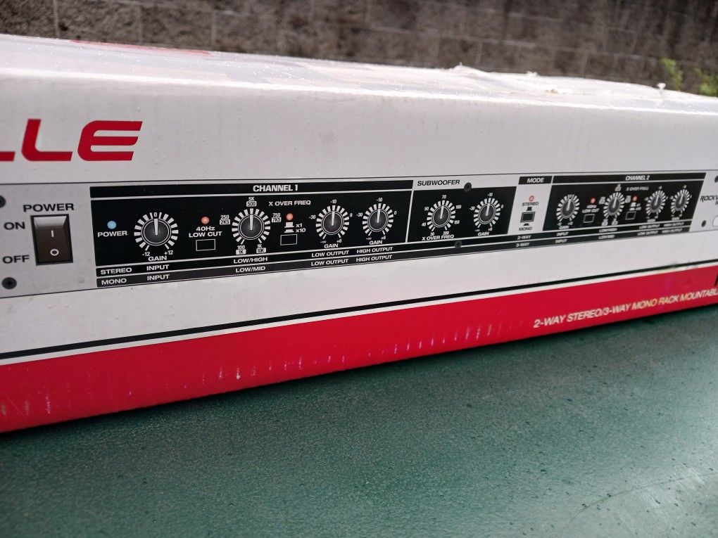 Rockville RX230 3 Way Crossover. NEW
