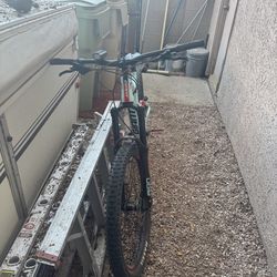 Giant Trance mountain bike