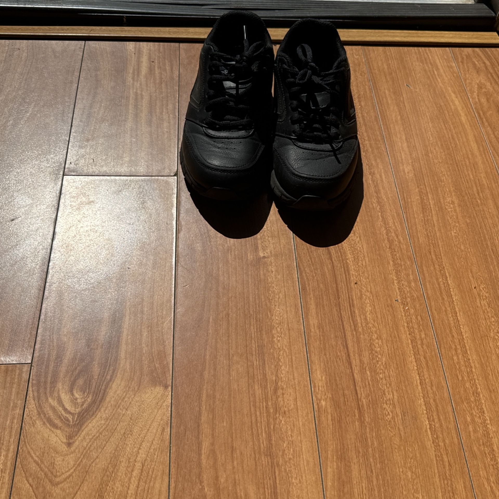 Sketchers Shoes Woman