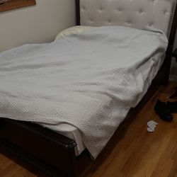 Bed And Dresser Full Size 