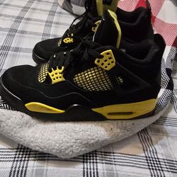 Jordan 4 Retro Thunder