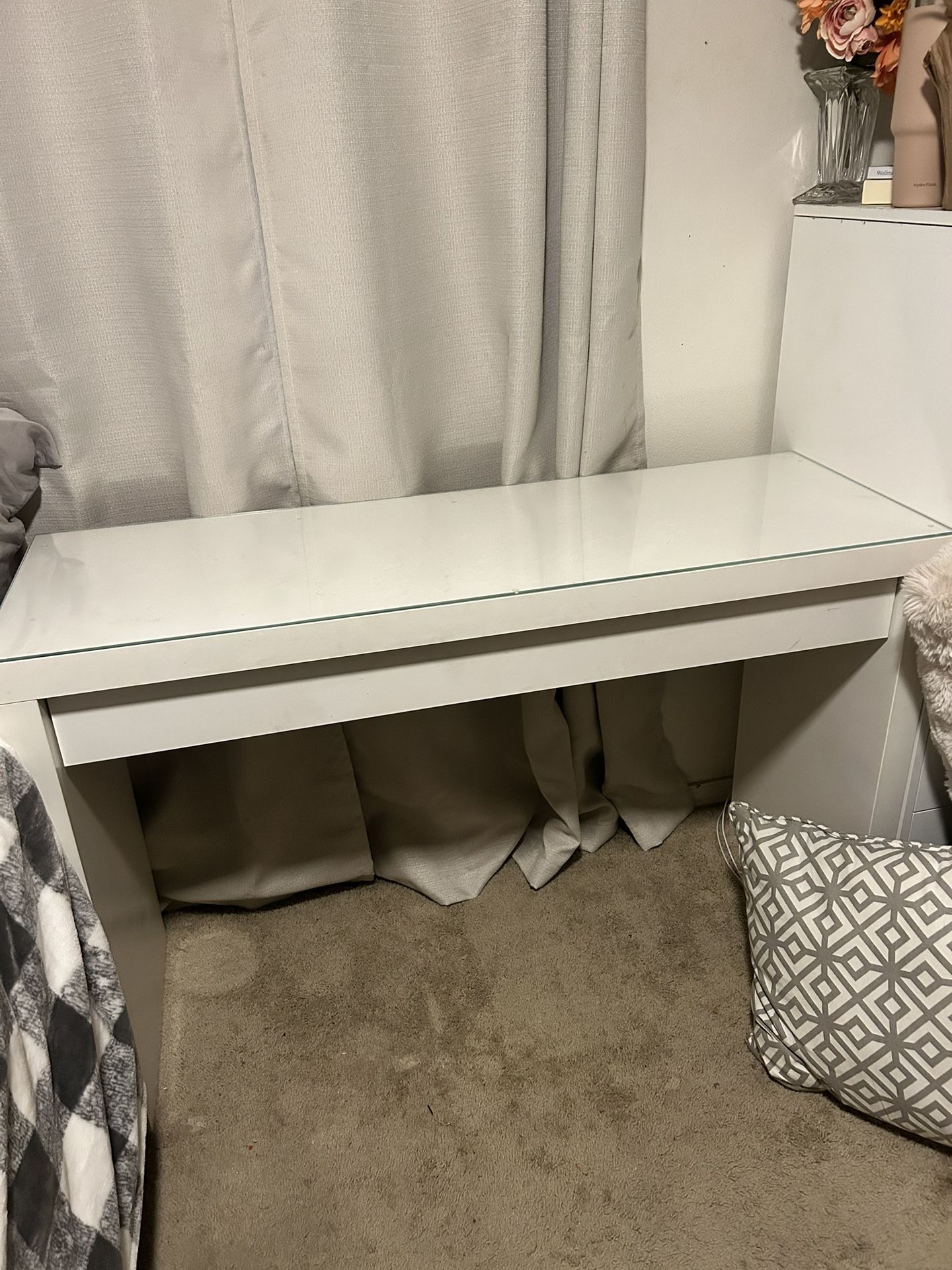 White IKEA desk/makeup vanity/console table