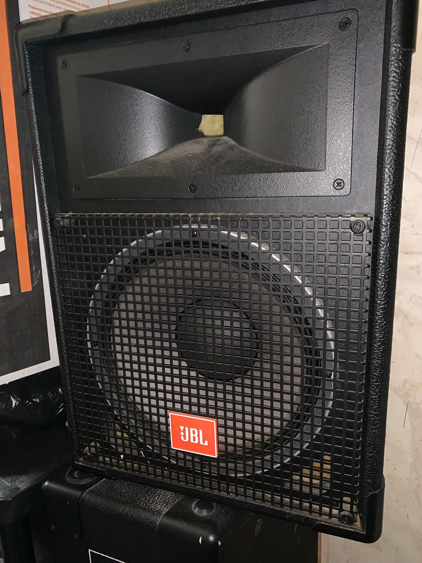 JBL speaker MR822