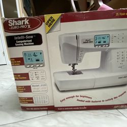 Shark Intel - Europe Pro X- Heavy Duty Sewing Machine