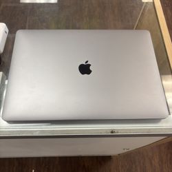 MacBook Pro 15 Inch 2017 I7 16gb Ram