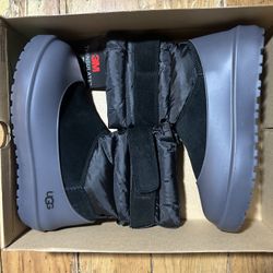 MEN’S UGG CLASSIC SHORT PULL ON WEATHER BLACK BOOTS