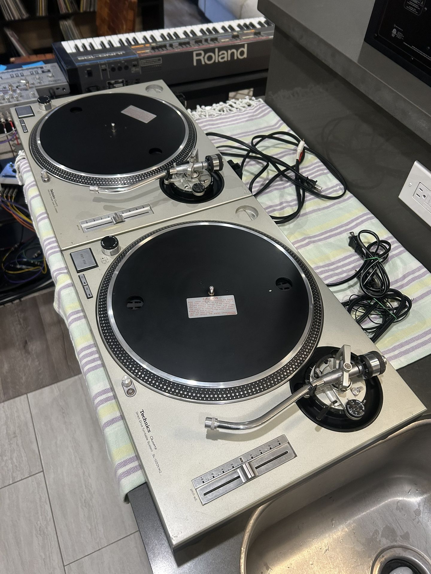 Technics 1200 MK2 (pair)