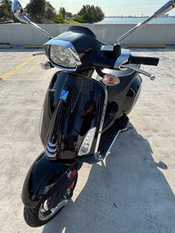 2021 Vespa Sprint 50cc (Mint Condition)