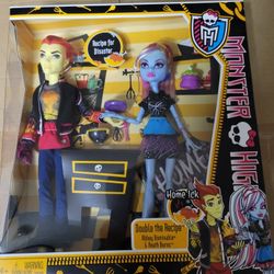 Monster High Abby Bominable and Heath Burns Double The Recipe 2 Doll Set