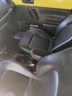 Volkswagen beetle 2 doors, Yellow