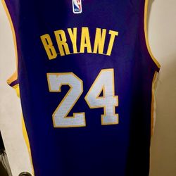 Kobe Bryant Purple Lakers Jersey 