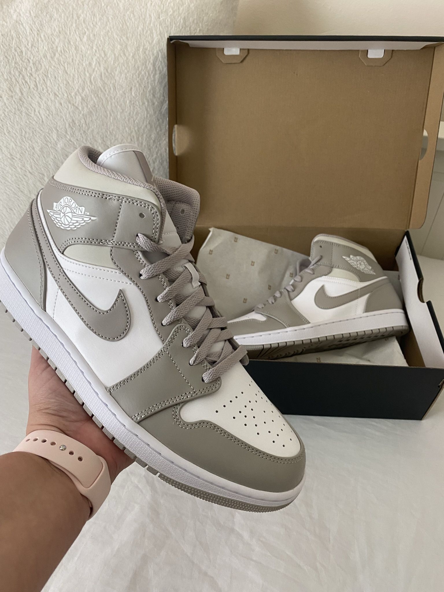AIR JORDAN 1 MID “LINEN”