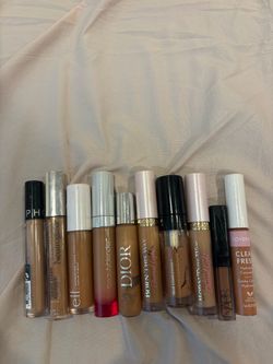 concealer/makeup lot