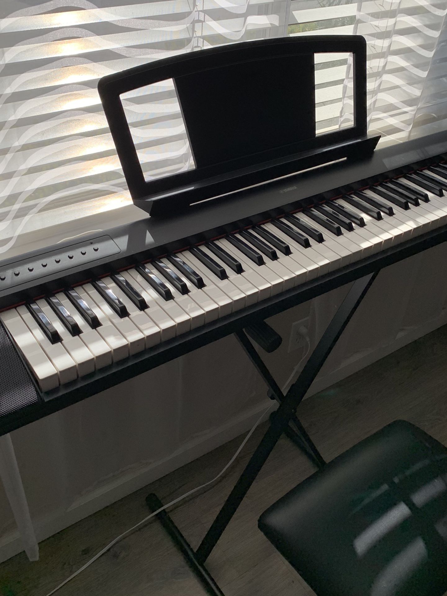 Yamaha Electric Keyboard, Stand, & Bench Set