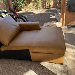 Big Sur Leather Saddle RAF Chaise