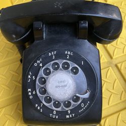 Vintage Black Rotary Phone