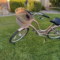Electra  Townie Cruiser w/ Basket - Rose Gold