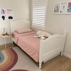 Pottery Barn Kids Catalina Twin Bed – Simply White- PICKUP ONLY 