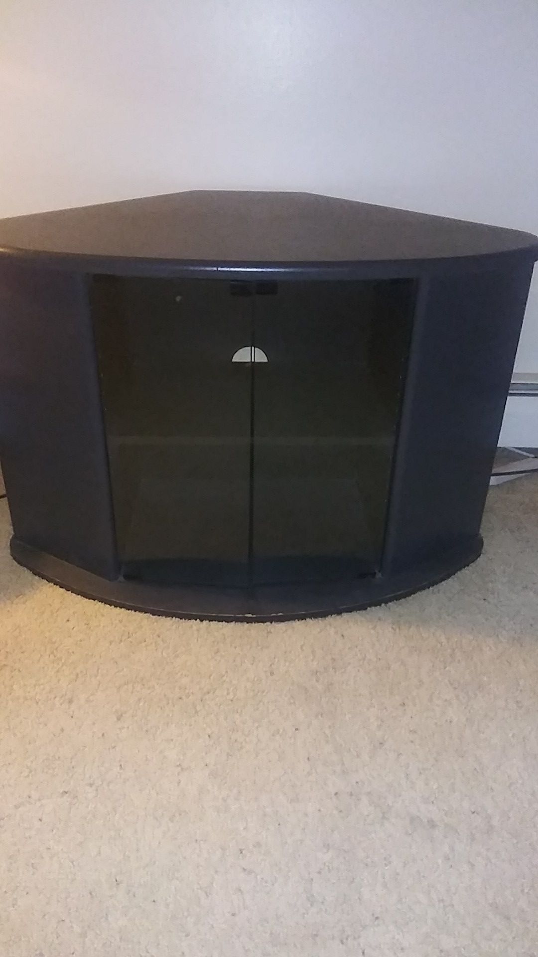 Corner tv stand